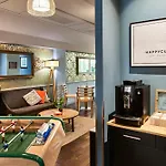 Hotel Magenta 38 By Happyculture
