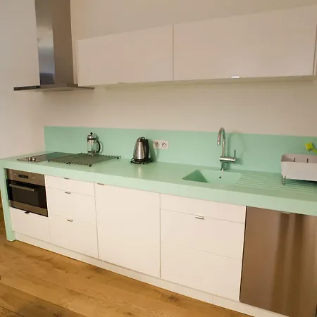 マゼンタ 38 バイ ハッピーカルチャー