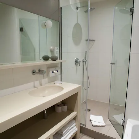 Hotel Magenta 38 By Happyculture